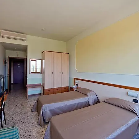 Centro Carraro Fondazione Di Religione Hotel *